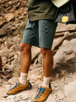 Men's Searcher Hybrid Short